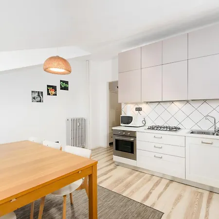 Spazioso Nel Centro Della Citta Apartment